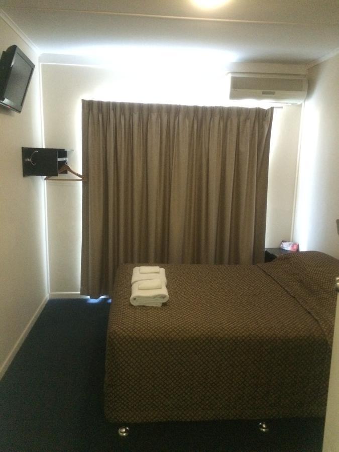 The Commercial Hotel Motel Chinchilla Δωμάτιο φωτογραφία