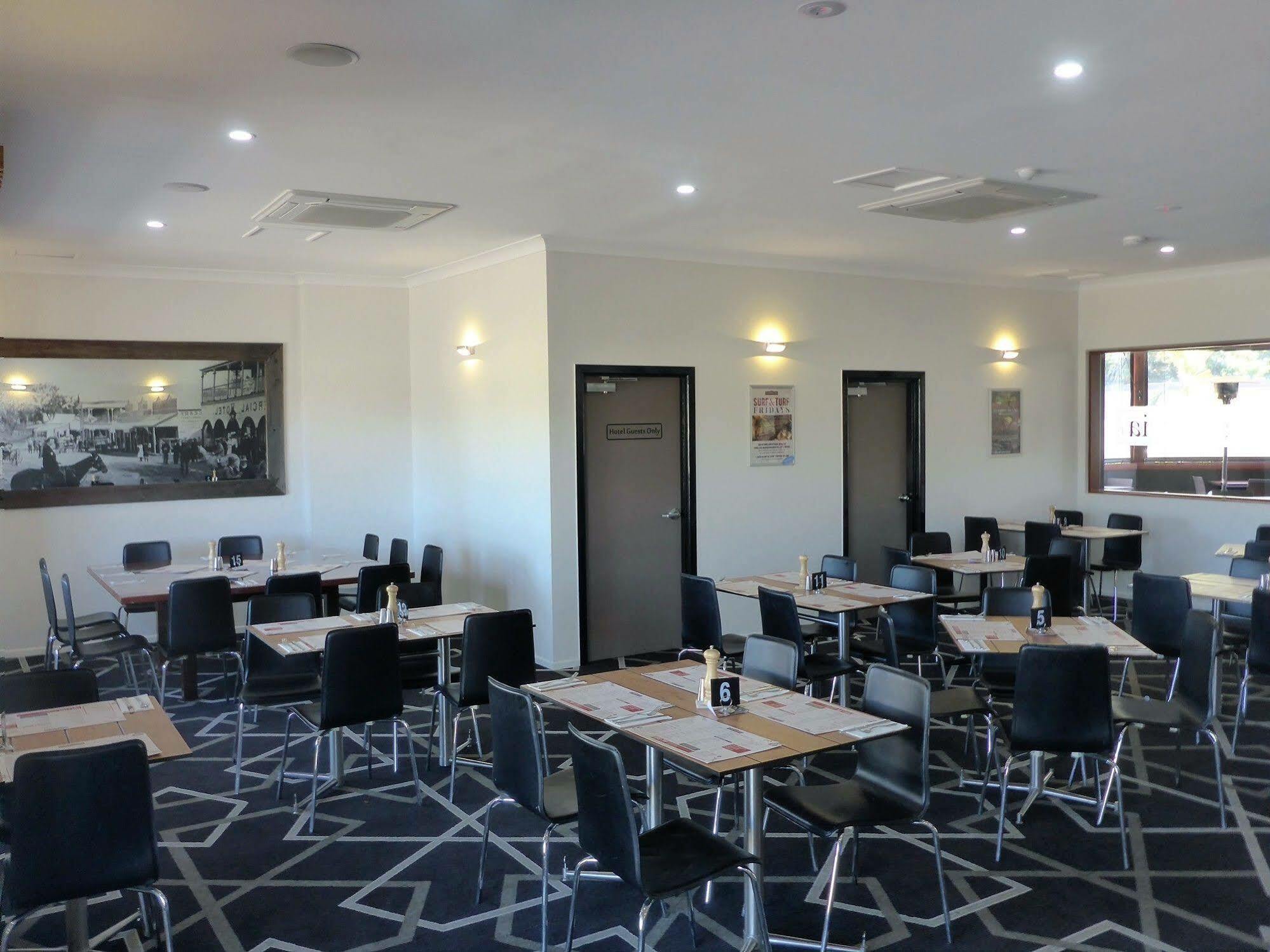 The Commercial Hotel Motel Chinchilla Εξωτερικό φωτογραφία