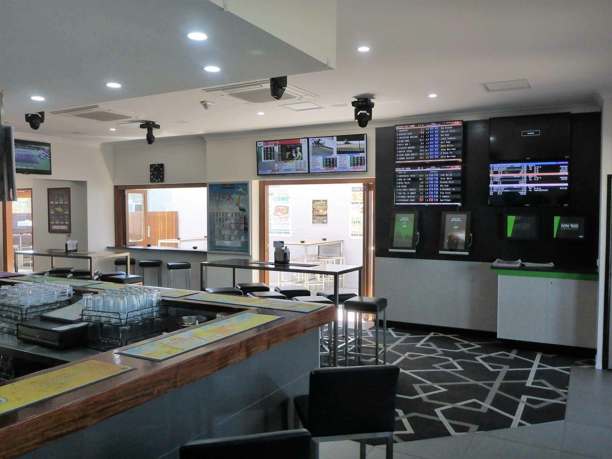 The Commercial Hotel Motel Chinchilla Εξωτερικό φωτογραφία